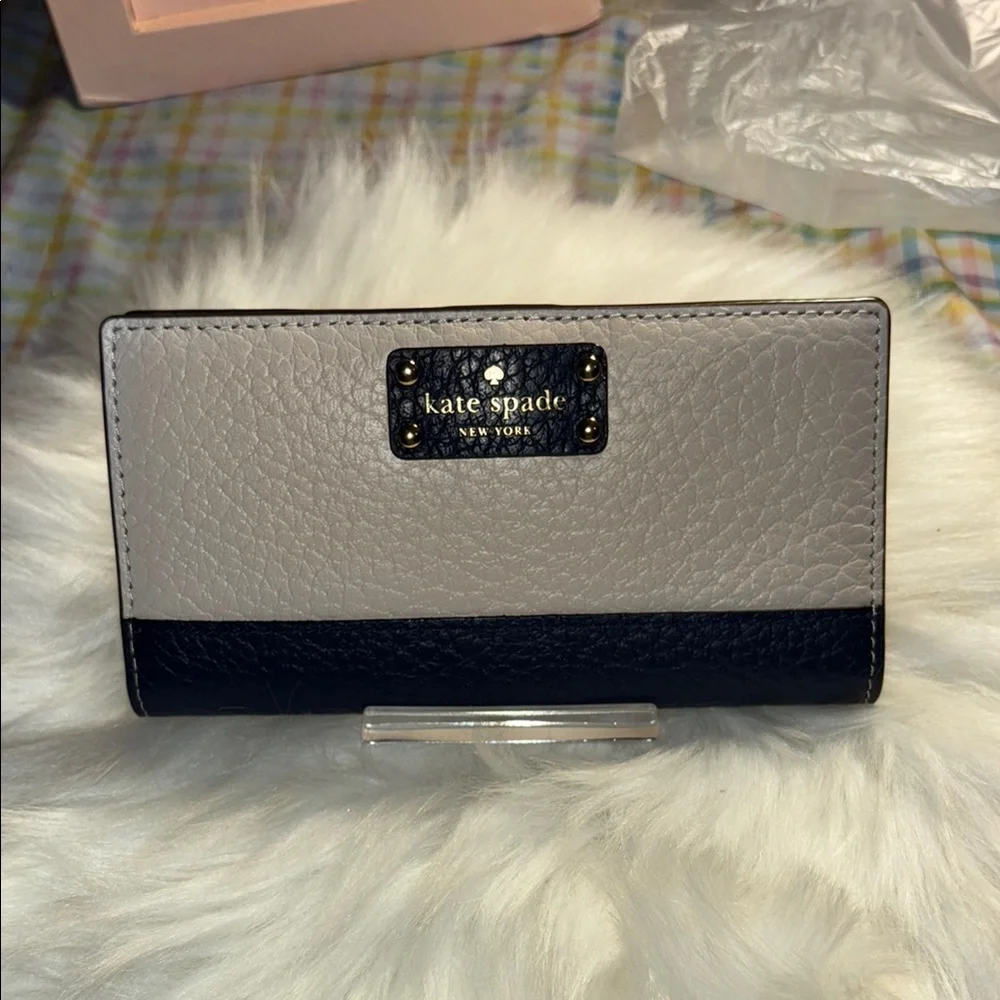 NWT Kate Spade Blue and White Wallet - Picture 2 of 12